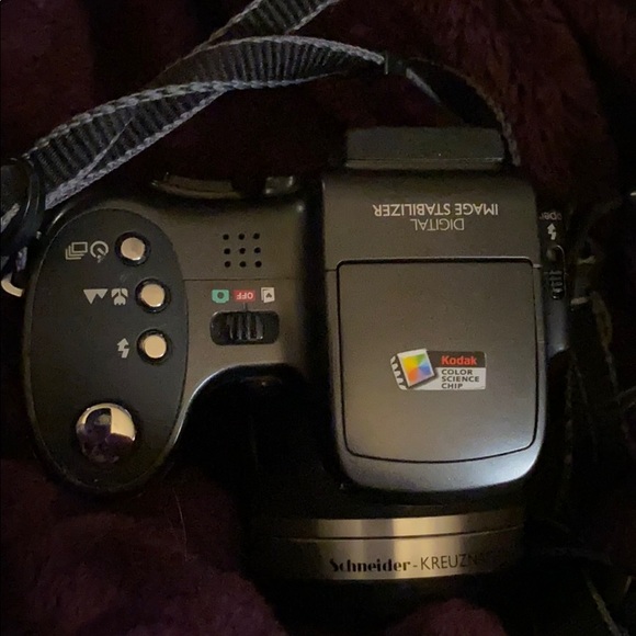 Kodak EasyShare ZD710 Digital Camera 7.1 Megapixel - Picture 5 of 6